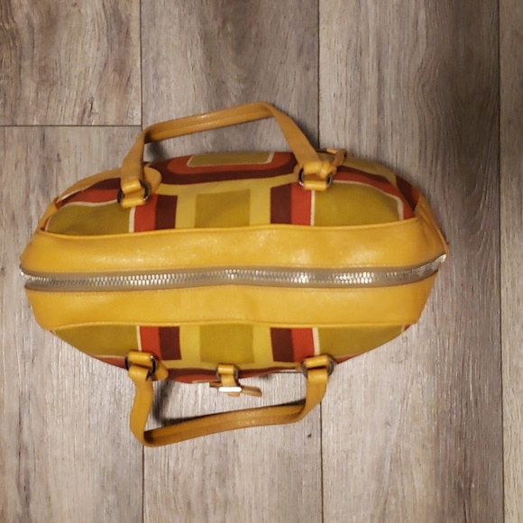 Prada women's vintage purse... Good condition - Picture 5 of 10